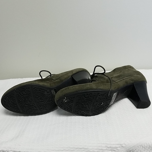 Clark's Artisan Lace Up Booties - Picture 4 of 6